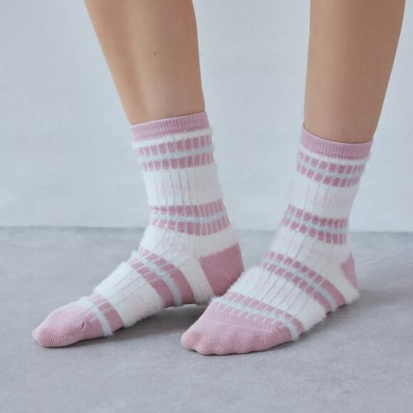 NWT Urban Outfitters Cozy Eyelash Pink Striped Crew Socks - Picture 1 of 6
